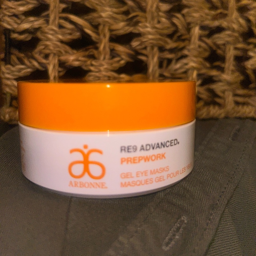 Arbonne re9 advanced gel eye masks